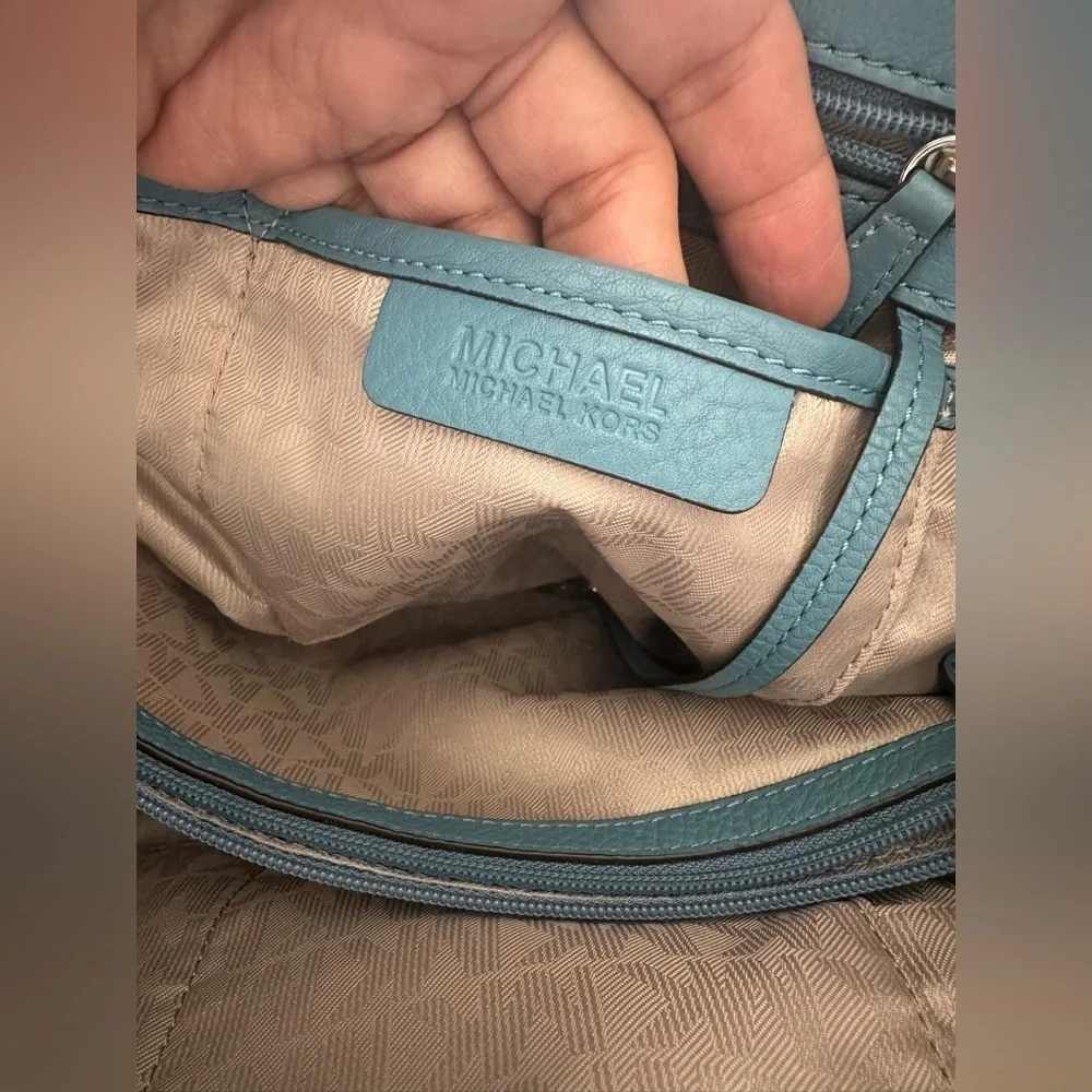 ⭐️ Michael Kors Blue Leather Women's Bag. ⭐️